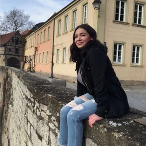 Meet your Posher, Lexie